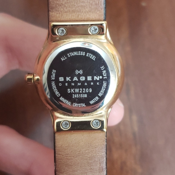 Skagen Denmark leather watch - Picture 7 of 15